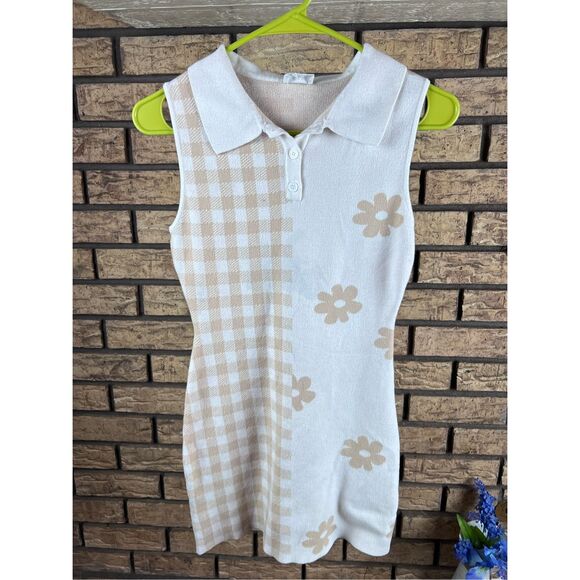 Le Lis Dresses & Skirts - LE LIS Printed Sleeveless Front Button Detail Knit‎ Mini Dress